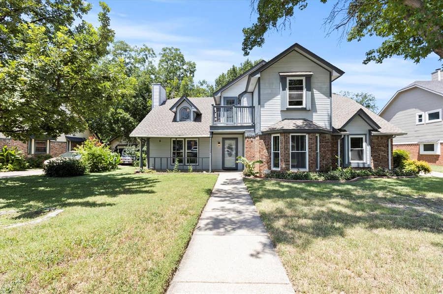 Property photo for 2704 Wolff Drive, Arlington, TX
