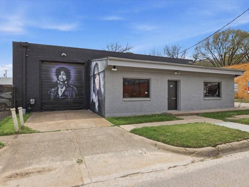 914 W Commerce Street, Dallas, TX 75208 914 W Commerce Street, Dallas, TX 75208
