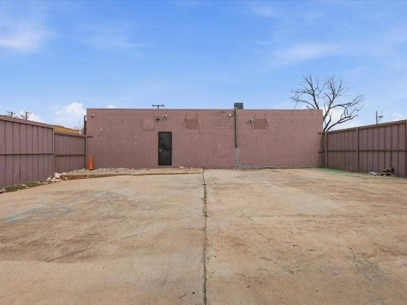 914 W Commerce Street, Dallas, TX 75208 914 W Commerce Street, Dallas, TX 75208