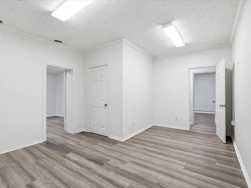 914 W Commerce Street, Dallas, TX 75208 914 W Commerce Street, Dallas, TX 75208