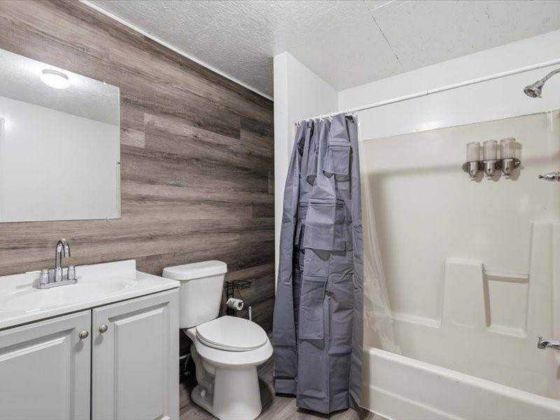 914 W Commerce Street, Dallas, TX 75208 914 W Commerce Street, Dallas, TX 75208