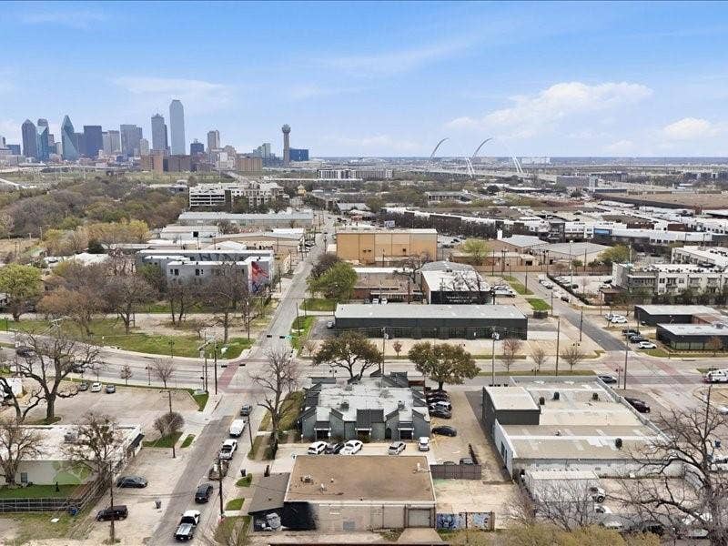 914 W Commerce Street, Dallas, TX 75208 914 W Commerce Street, Dallas, TX 75208