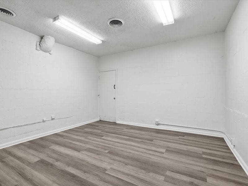 914 W Commerce Street, Dallas, TX 75208 914 W Commerce Street, Dallas, TX 75208