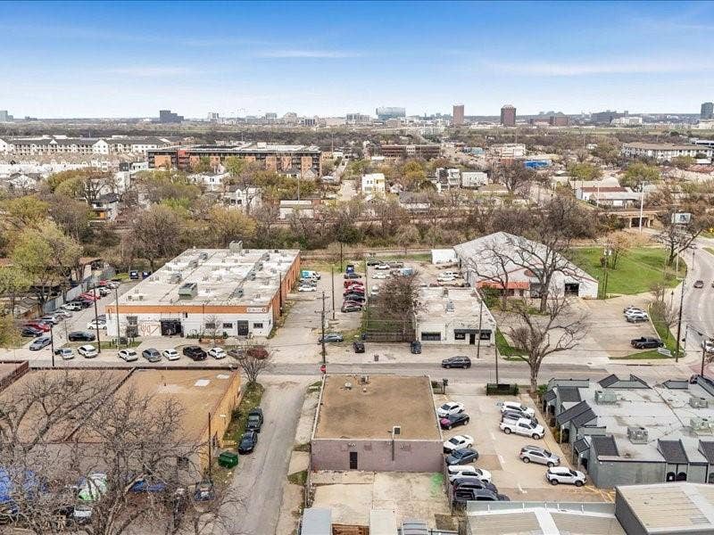 914 W Commerce Street, Dallas, TX 75208 914 W Commerce Street, Dallas, TX 75208