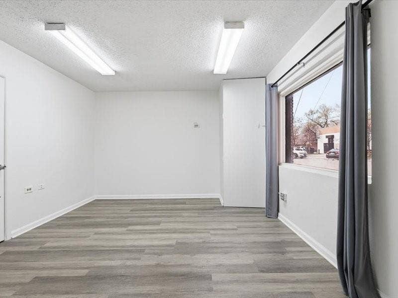 914 W Commerce Street, Dallas, TX 75208 914 W Commerce Street, Dallas, TX 75208
