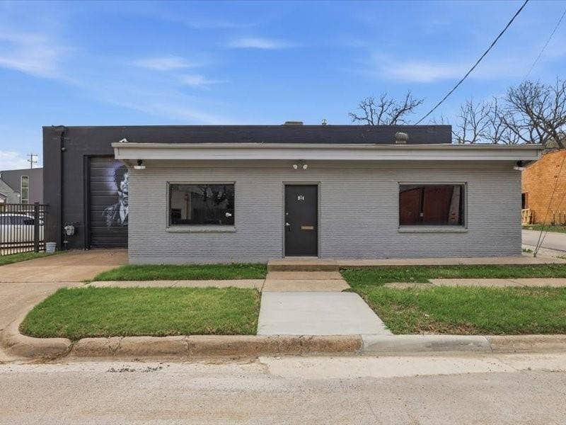 914 W Commerce Street, Dallas, TX 75208 914 W Commerce Street, Dallas, TX 75208