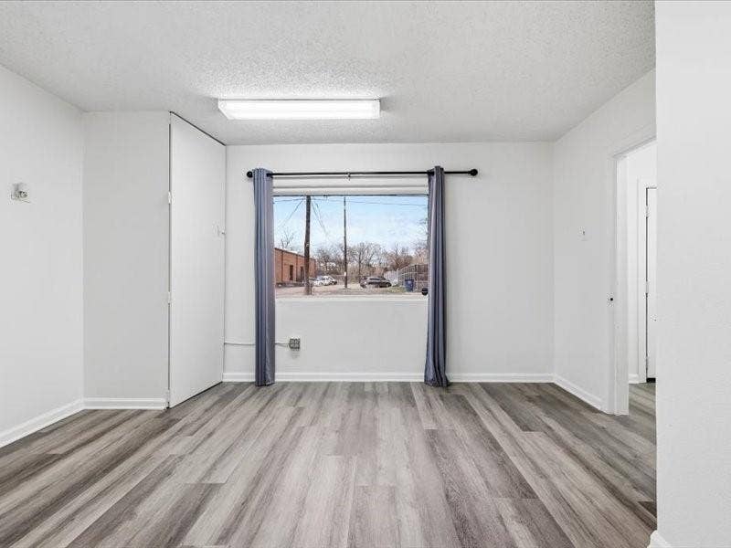 914 W Commerce Street, Dallas, TX 75208 914 W Commerce Street, Dallas, TX 75208