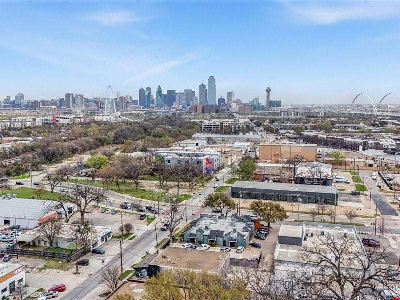 914 W Commerce Street, Dallas, TX 75208 914 W Commerce Street, Dallas, TX 75208