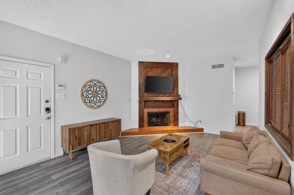 9254 Forest Lane, #106, Dallas, TX 75243 9254 Forest Lane, #106, Dallas, TX 75243