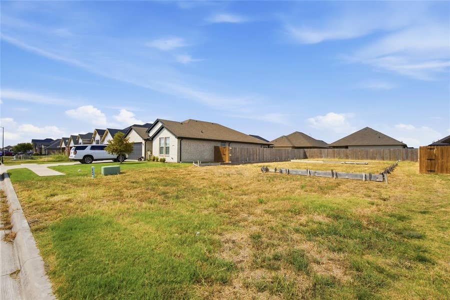 Property photo for 706 Moseley Lane, Greenville, TX
