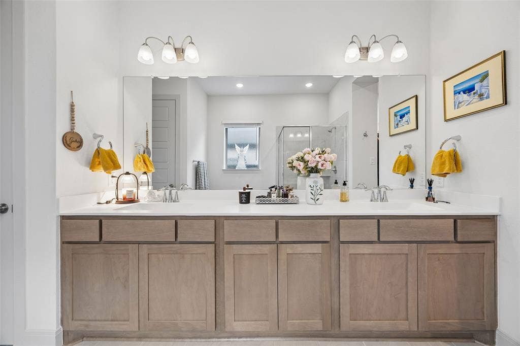 2546 Runhappy Court, Celina, TX 75009 Primary Ensuite Bathroom