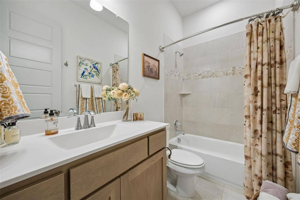 2546 Runhappy Court, Celina, TX 75009 Full Bathroom
