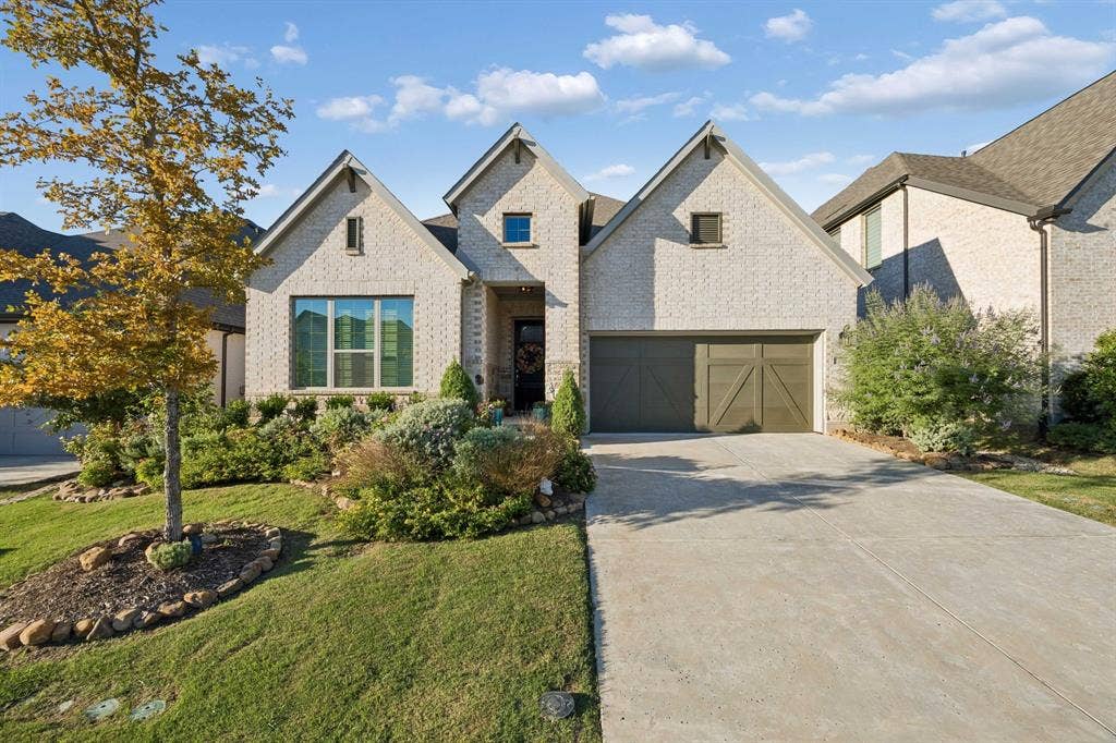 2546 Runhappy Court, Celina, TX 75009 Welcome Home!