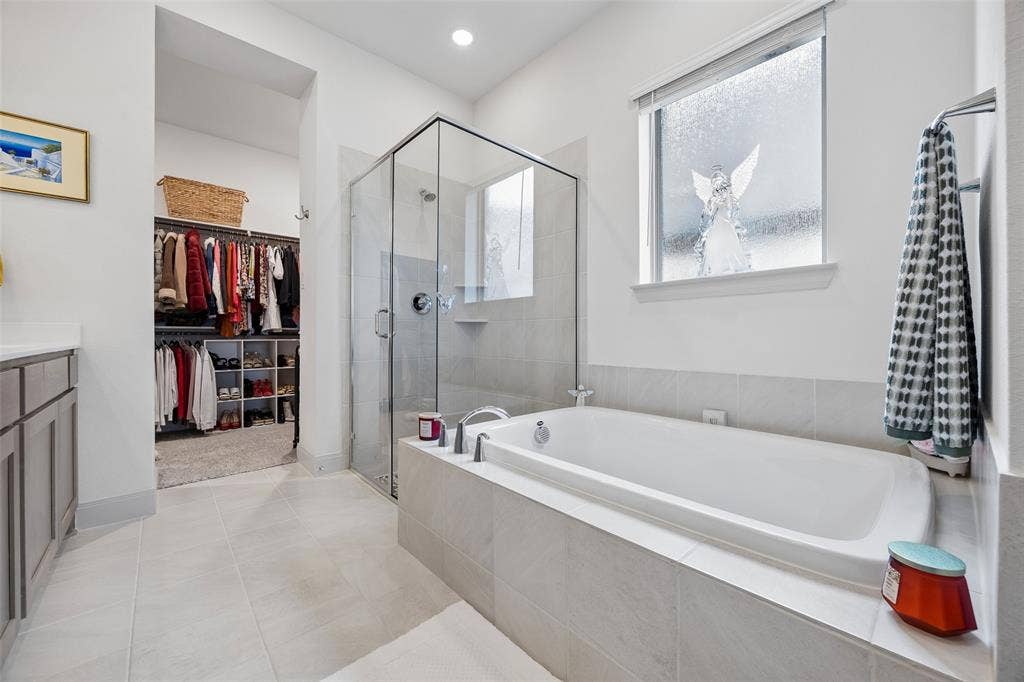2546 Runhappy Court, Celina, TX 75009 Primary Ensuite Bathroom