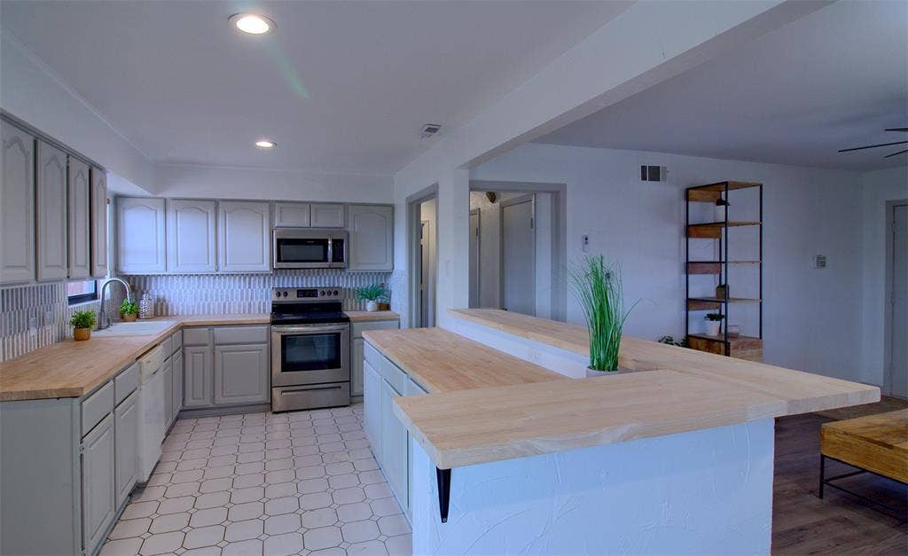 11703 Abston Lane, Dallas, TX 75218