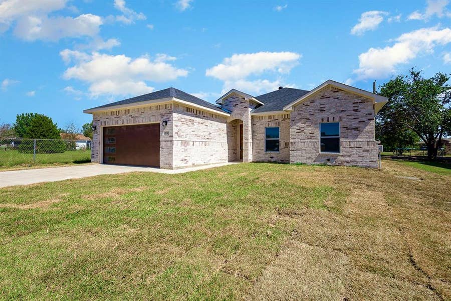 Property photo for 230 Flying Bridge Drive, Gun Barrel City, TX