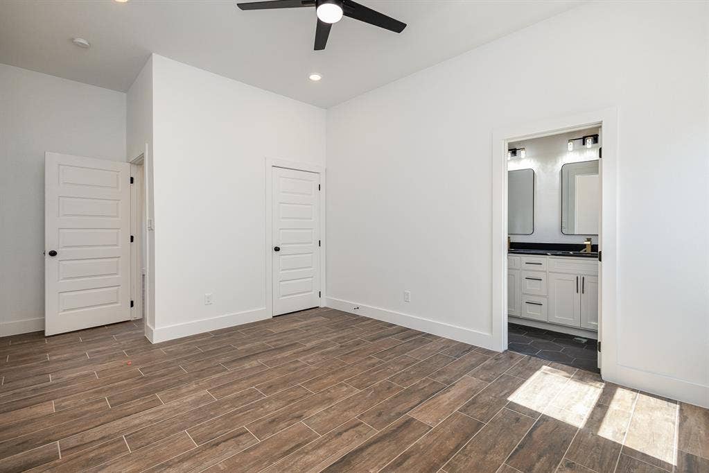 230 Flying Bridge Drive, Gun Barrel City, TX 75156 Large primary suite.