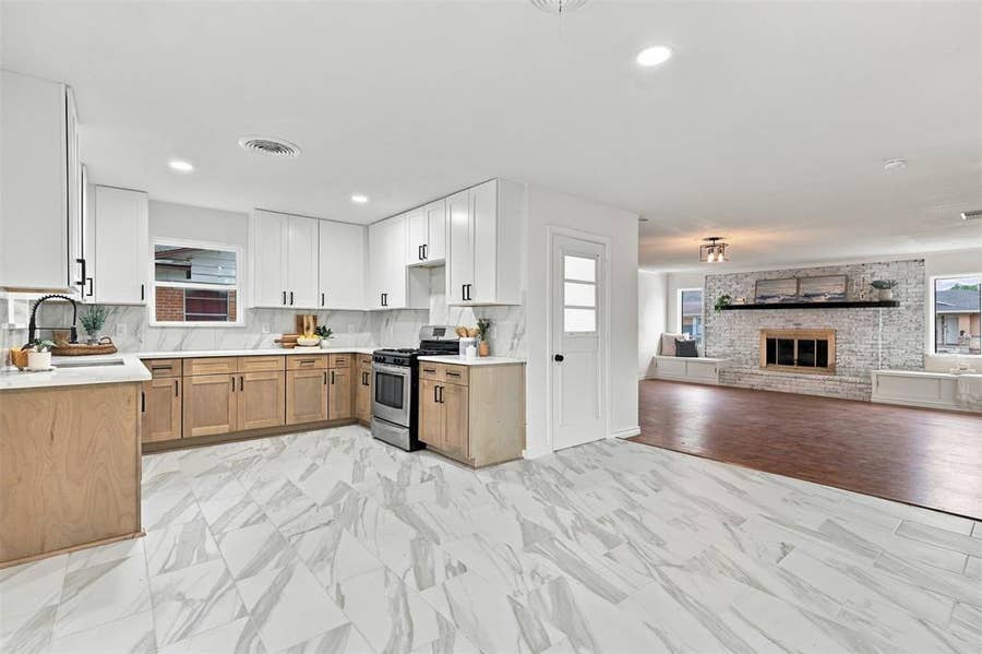 Property photo for 1112 Noble Avenue, Carrollton, TX