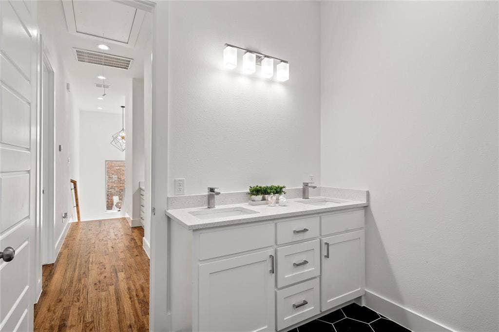 907 Saint George Place, DeSoto, TX 75115 907 Saint George Place, DeSoto, TX 75115