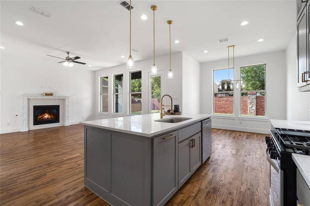 907 Saint George Place, DeSoto, TX 75115 907 Saint George Place, DeSoto, TX 75115