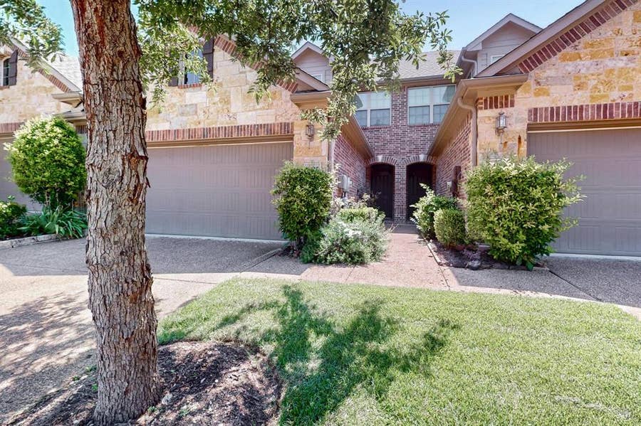 Property photo for 6106 Black Swan Circle, Garland, TX