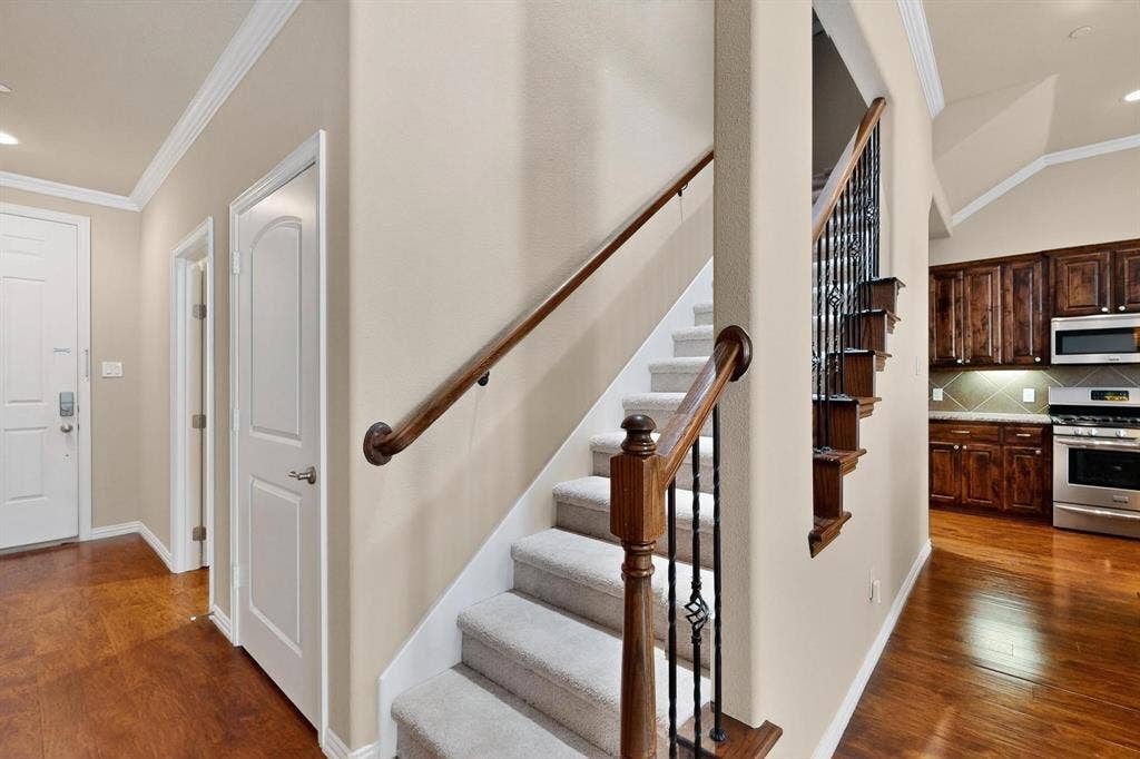 6106 Black Swan Circle, Garland, TX 75044