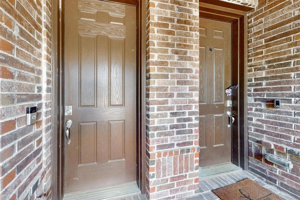 6106 Black Swan Circle, Garland, TX 75044