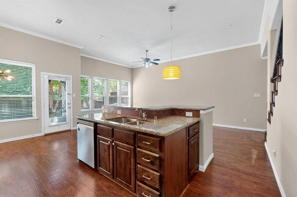 6106 Black Swan Circle, Garland, TX 75044