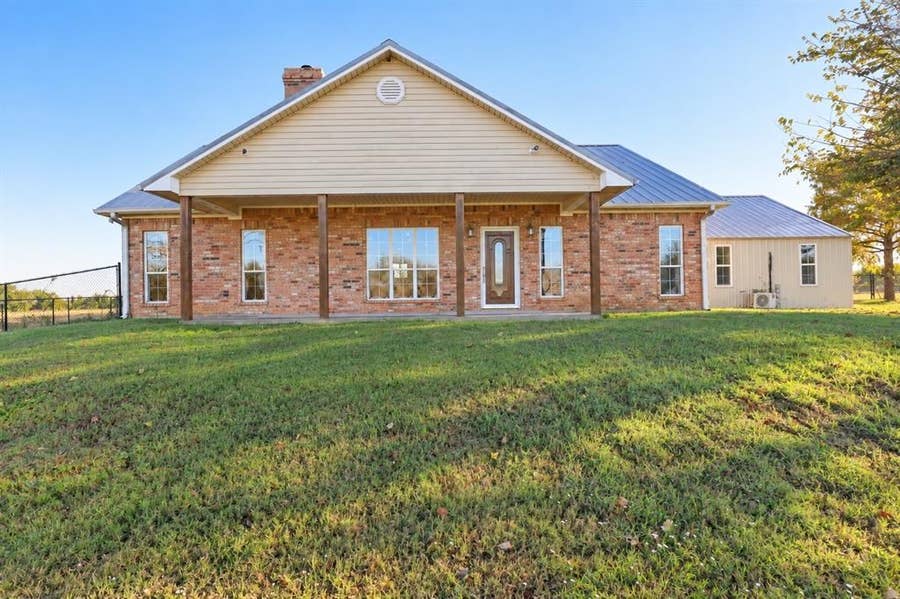 Property photo for 898 Farm Road 1700, Clarksville, TX
