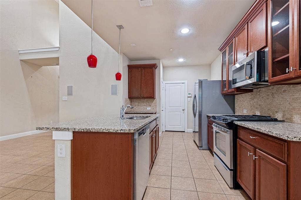 1606 Brook Grove Drive, Euless, TX 76039