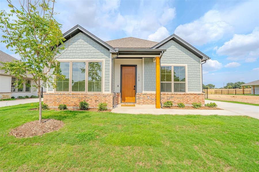 Property photo for 108 K Street, Meridian, TX