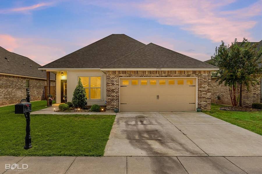 Property photo for 1928 Valdemar Place, Bossier City, LA