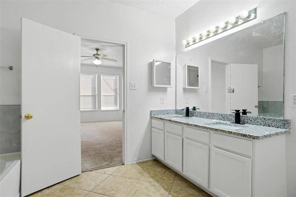 2447 Ranchview Drive, Grand Prairie, TX 75052 2447 Ranchview Drive, Grand Prairie, TX 75052