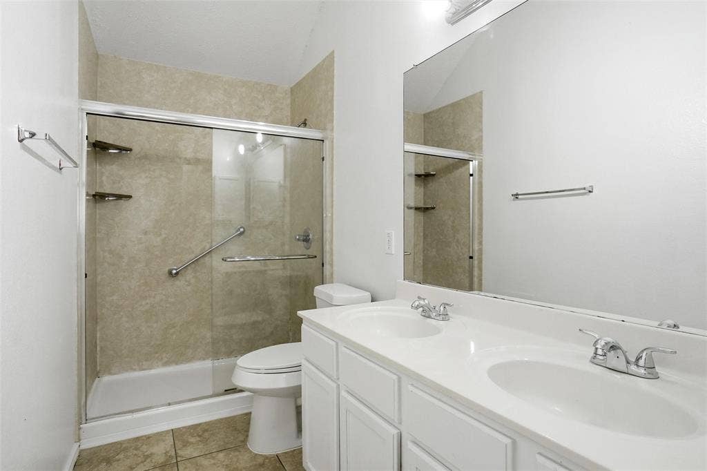 2447 Ranchview Drive, Grand Prairie, TX 75052 2447 Ranchview Drive, Grand Prairie, TX 75052