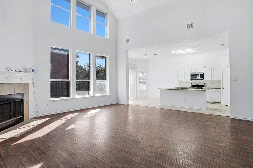 2447 Ranchview Drive, Grand Prairie, TX 75052 2447 Ranchview Drive, Grand Prairie, TX 75052
