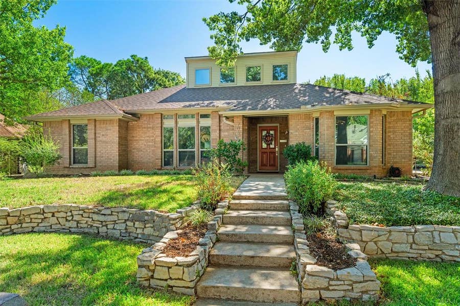 Property photo for 706 Giltin Court, Arlington, TX