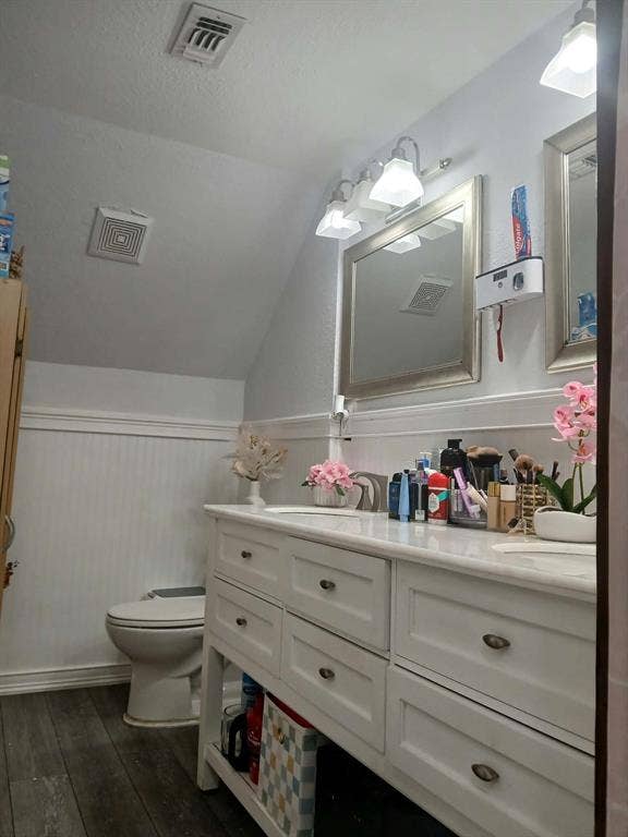 1111 Hickory Street, Irving, TX 75060 1111 Hickory Street, Irving, TX 75060