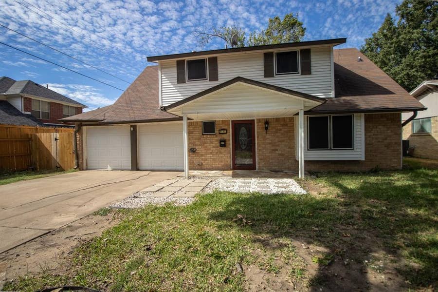 Property photo for 1111 Hickory Street, Irving, TX