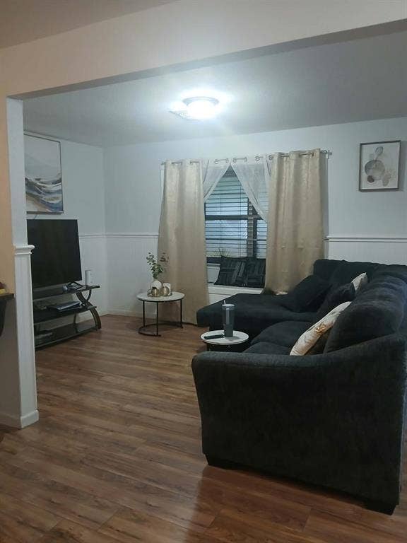 1111 Hickory Street, Irving, TX 75060 1111 Hickory Street, Irving, TX 75060