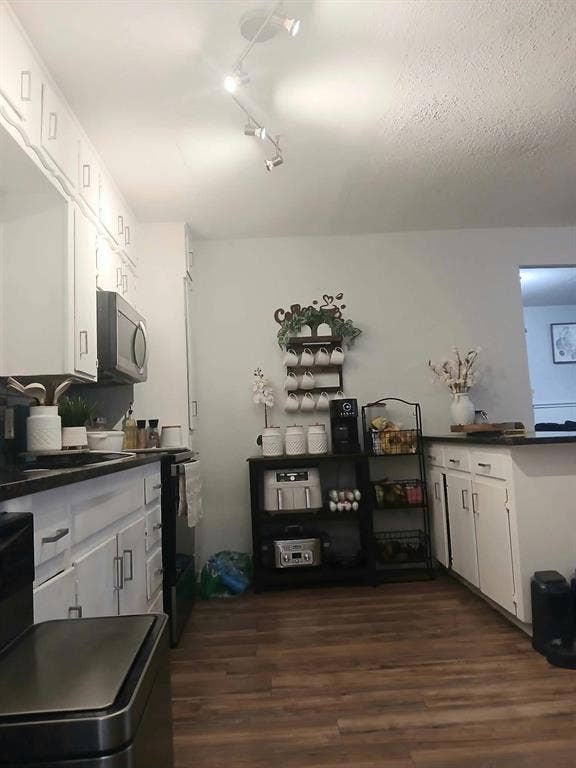 1111 Hickory Street, Irving, TX 75060 1111 Hickory Street, Irving, TX 75060