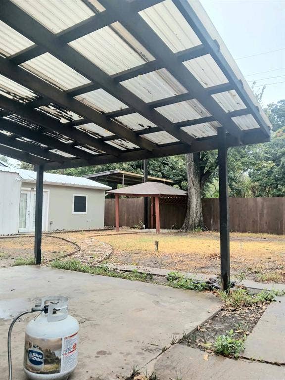 1111 Hickory Street, Irving, TX 75060 1111 Hickory Street, Irving, TX 75060
