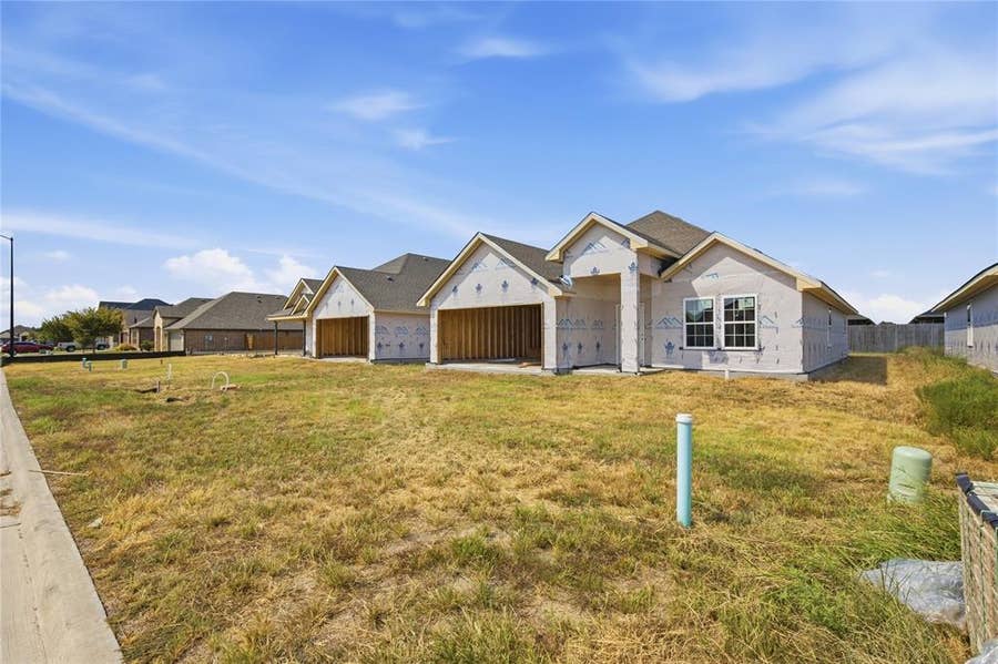 Property photo for 804 Moseley Lane, Greenville, TX