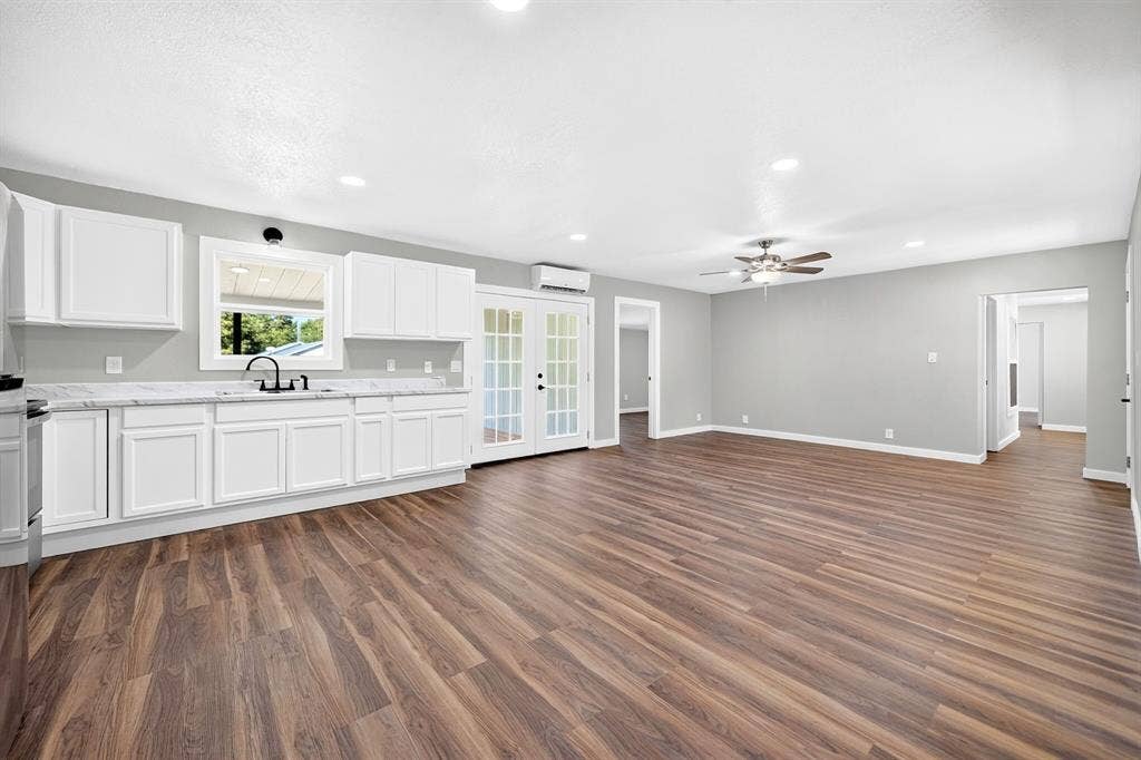 3016 Payne Street, Wills Point, TX 75169
