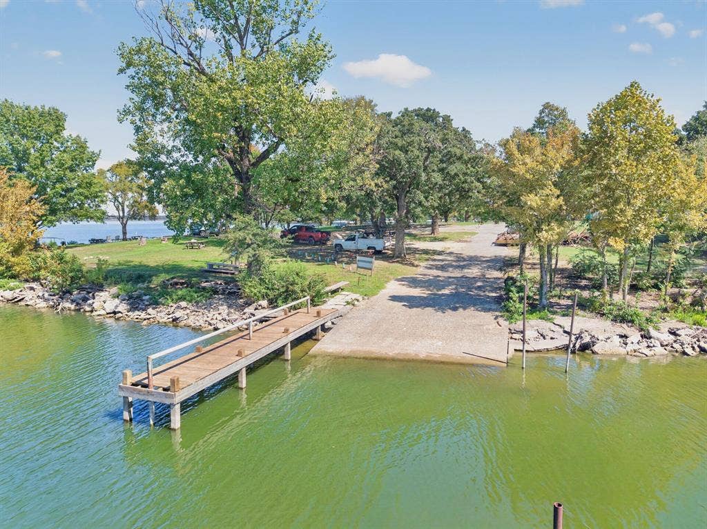 3016 Payne Street, Wills Point, TX 75169
