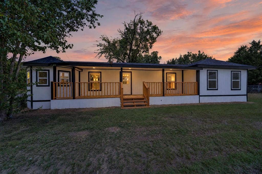 3016 Payne Street, Wills Point, TX 75169