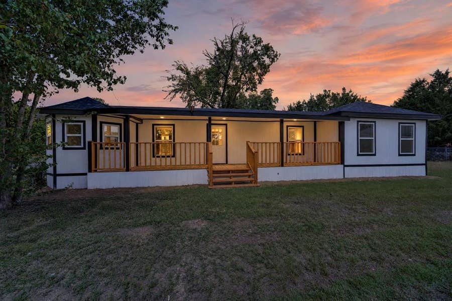 Property photo for 3016 Payne Street, Wills Point, TX