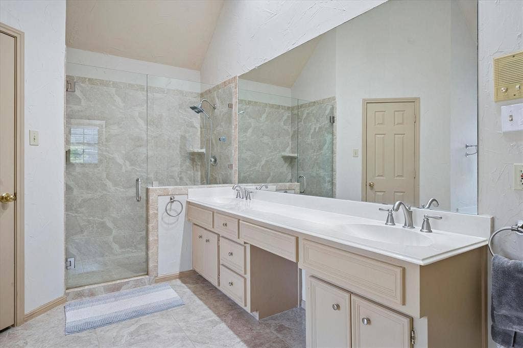 1211 Laguna Place, Carrollton, TX 75006 1211 Laguna Place, Carrollton, TX 75006