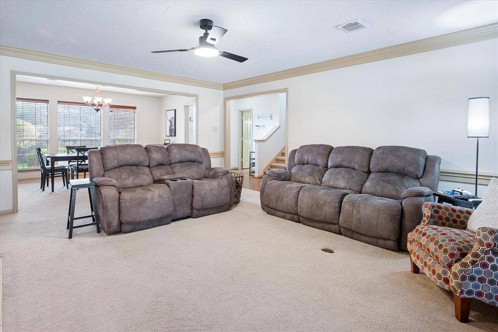 1211 Laguna Place, Carrollton, TX 75006 1211 Laguna Place, Carrollton, TX 75006