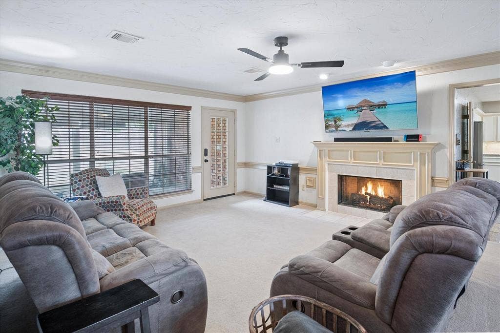 1211 Laguna Place, Carrollton, TX 75006 1211 Laguna Place, Carrollton, TX 75006