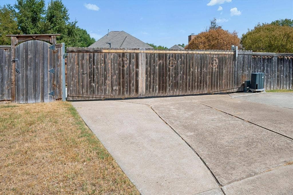 1211 Laguna Place, Carrollton, TX 75006 1211 Laguna Place, Carrollton, TX 75006